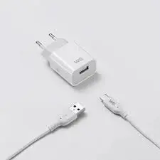 [WEAL1USBUSBC100B24] Bundle chargeur secteur + c ble Chargeur 1 USB+1 C ble USB/USBC Sortie max 2.4A